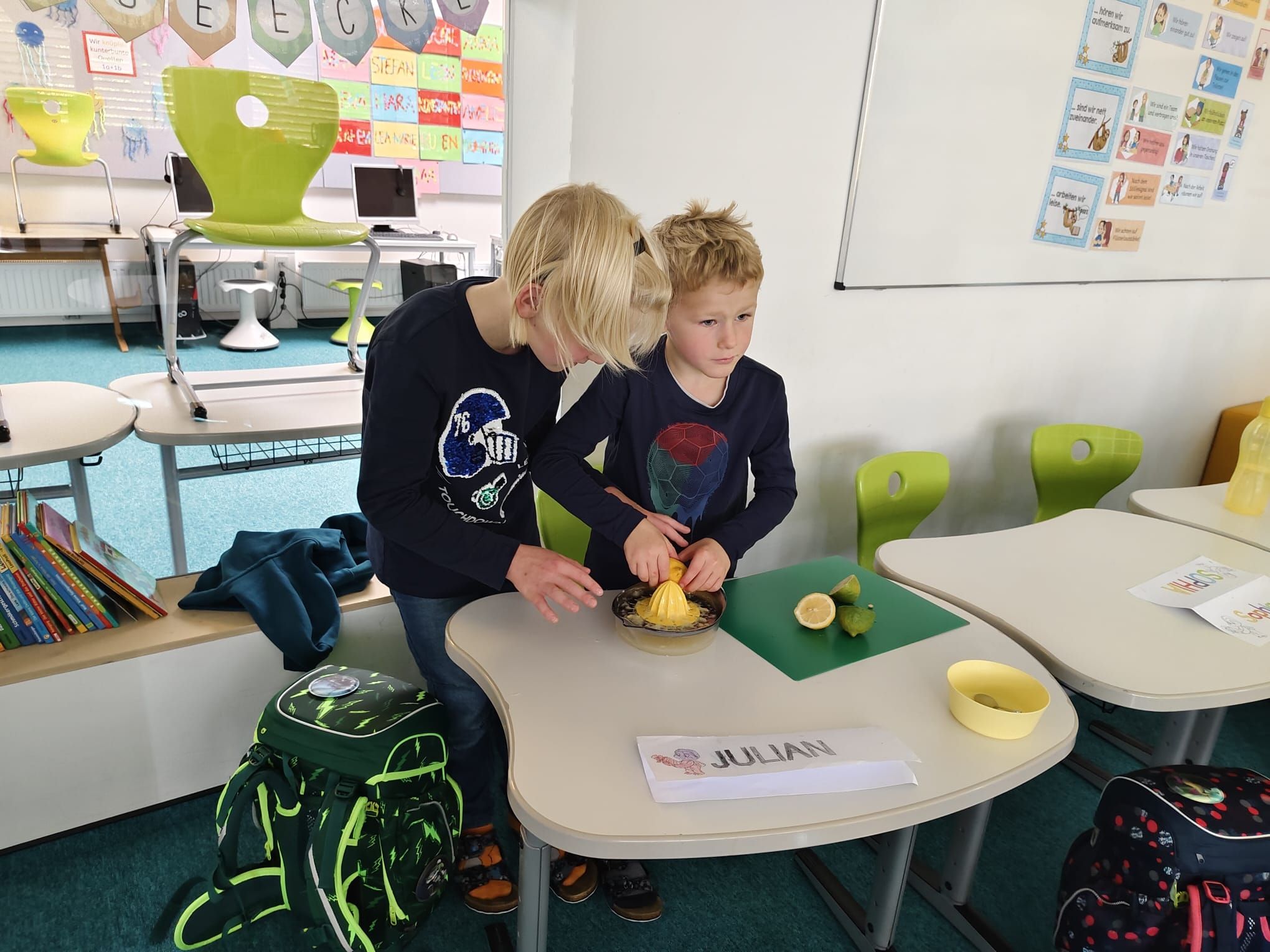 Obstsalat mit den Patenkindern