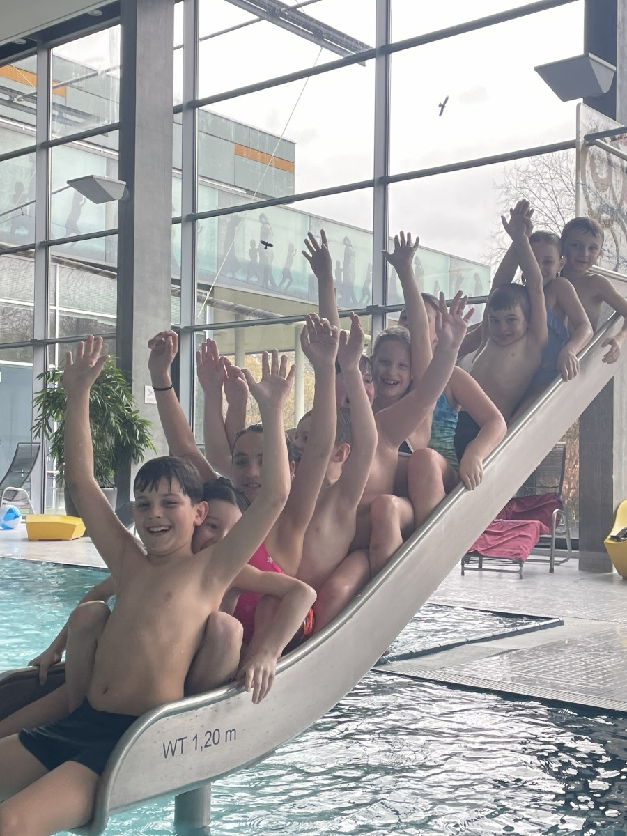 Ausflug ins Hallenbad – 2a und 2b